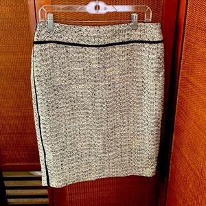 NWOT. Beautiful wool-mix Ann Taylor pencil skirt. Never worn!